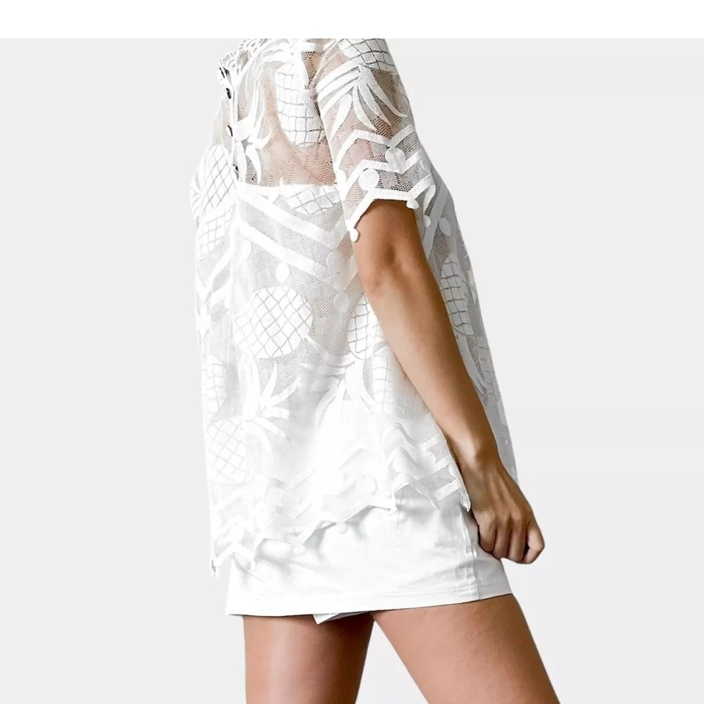HD in Paris White Blouse with Short Sleeves